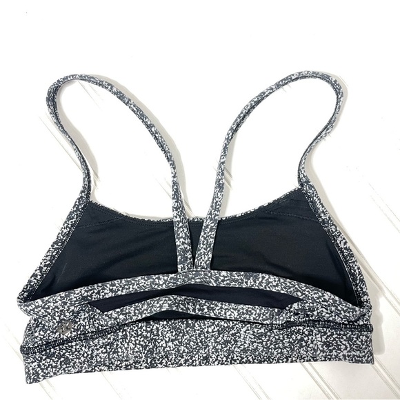 Lululemon Rise and Run Sports Bra Flahsback Static Black White Sz 6 408 - Picture 3 of 6